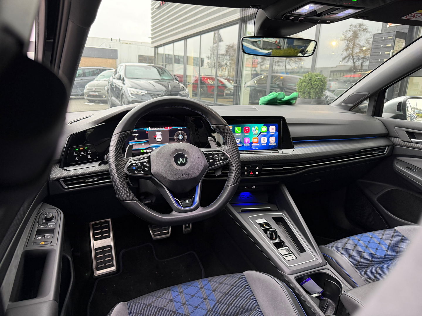 Volkswagen Golf 2.0 TSI R 4Motion 320PK|Pano|Carpay|Camera|ACC