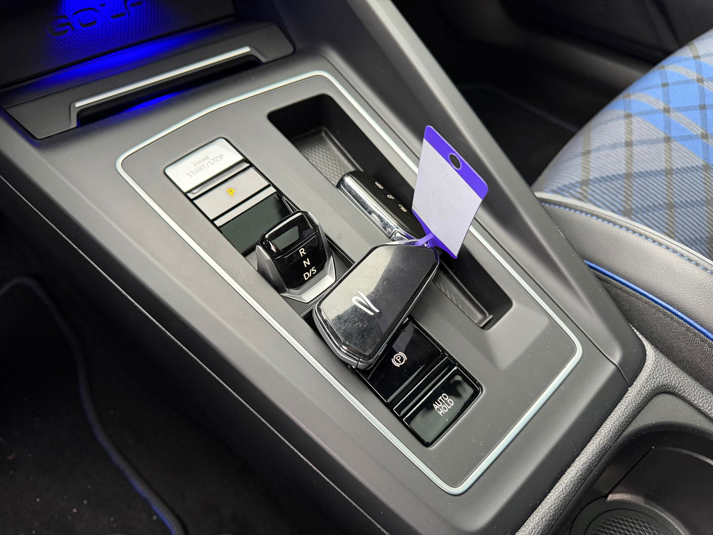 Volkswagen Golf 2.0 TSI R 4Motion 320PK|Pano|Carpay|Camera|ACC