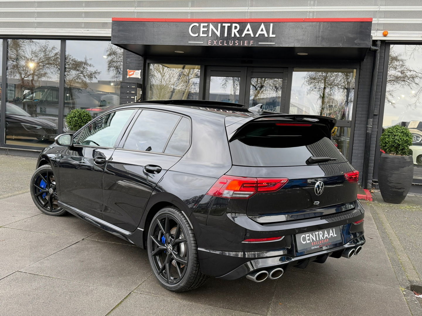 Volkswagen Golf 2.0 TSI R 4Motion 320PK|Pano|Carpay|Camera|ACC