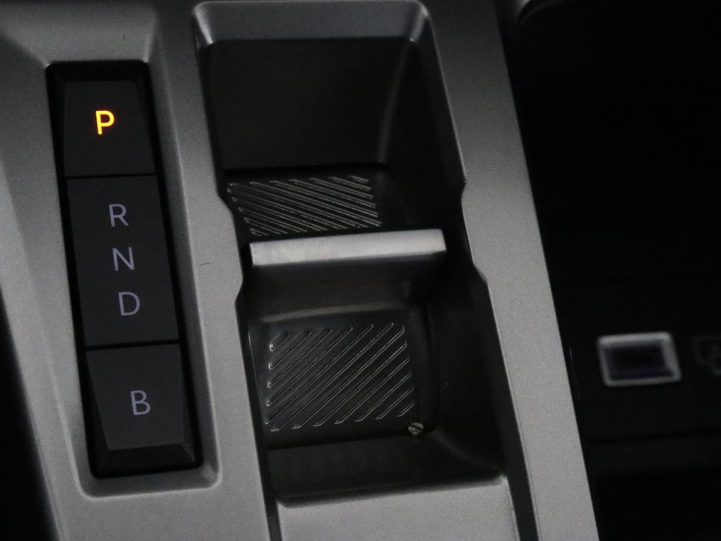 Peugeot 308 1.6 Plug-in Hybrid 180 Allure | Half leder | Camera | Carplay | Navigatie | Full LED | Cruise control | Climate control | Digital Cockpit | PHEV