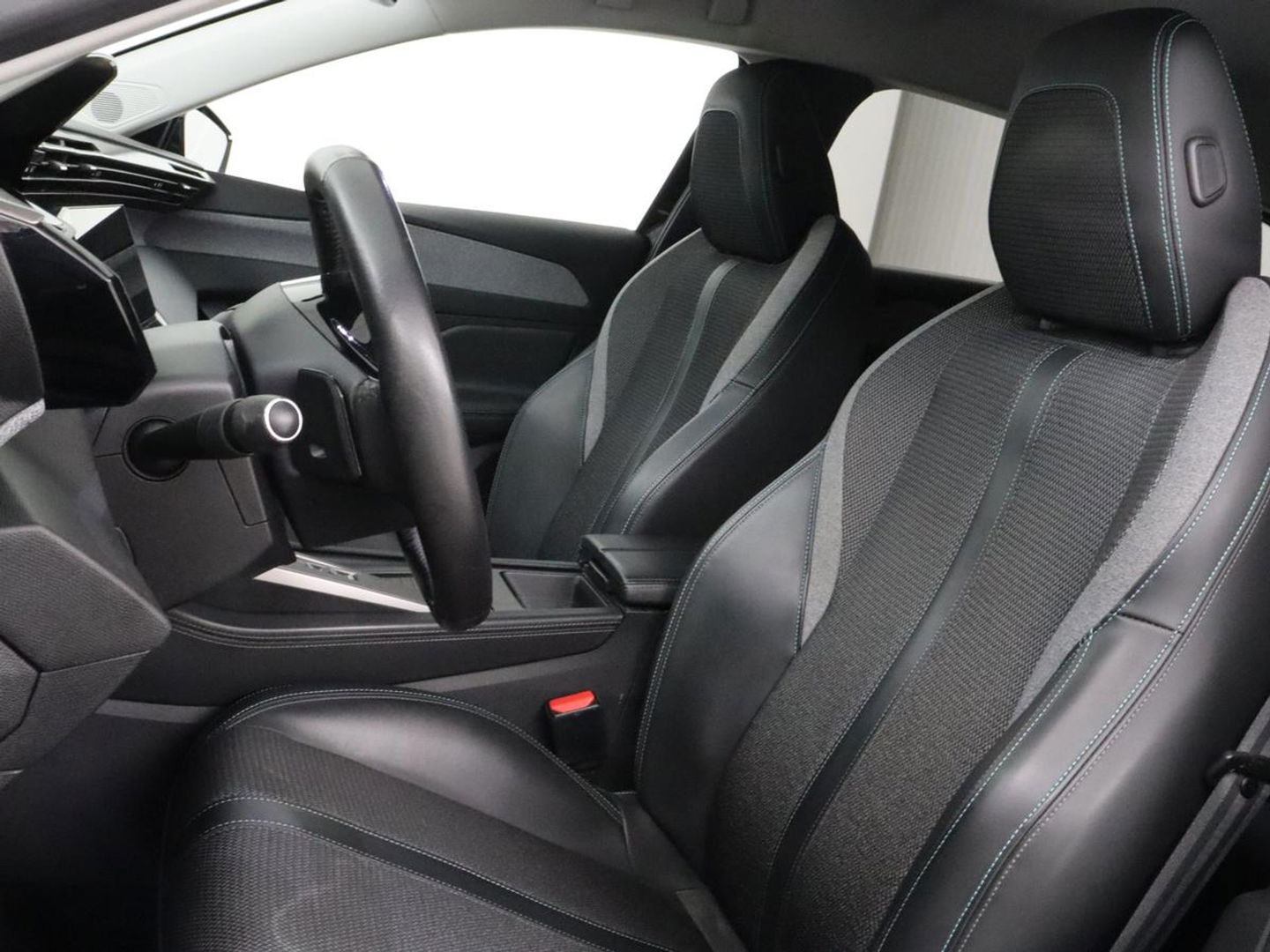 Peugeot 308 1.6 Plug-in Hybrid 180 Allure | Half leder | Camera | Carplay | Navigatie | Full LED | Cruise control | Climate control | Digital Cockpit | PHEV