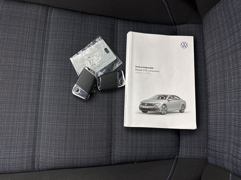 Volkswagen Passat 1.4 TSI PHEV GTE Business (INCL-BTW) Aut. *FULL-LED | DIGI-COCKPIT | ADAPTIVE-CRUISE | NAVI-FULLMAP | KEYLESS | DAB+ | COMFORT-SEATS | SHIFTPADDLES | PRIVACY-GLASS | PDC | CAMERA | CARPLAY | 17''ALU*