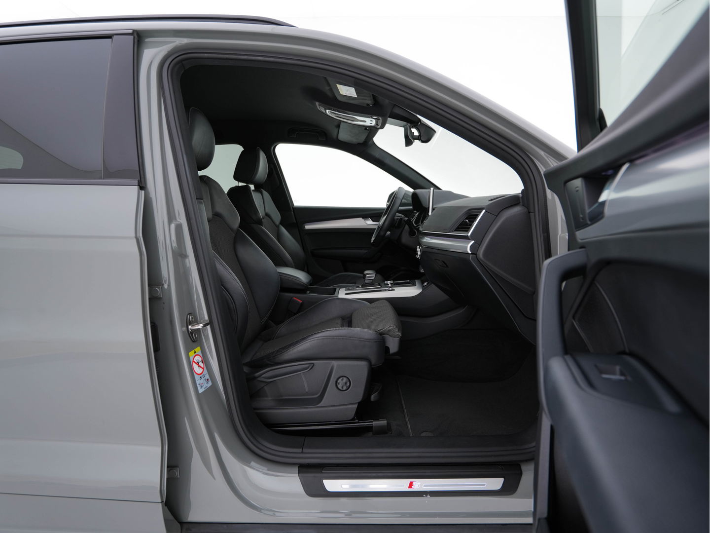 Audi Q5 50 TFSIe S-Line Edition Quattro (Plug-In) (INCL-BTW) *FULL-LED | DIGI-COCKPIT | LEATHER-FABRIC | BANG&OLUFSEN | HEATED-SPORTSEATS | DAB+ | KEYLESS | NAVI-FULLMAP | ECC | PDC | CRUISE | PRIVACYGLASS | SHIFTPADDLES |  AMBIENTLIGHT | 20