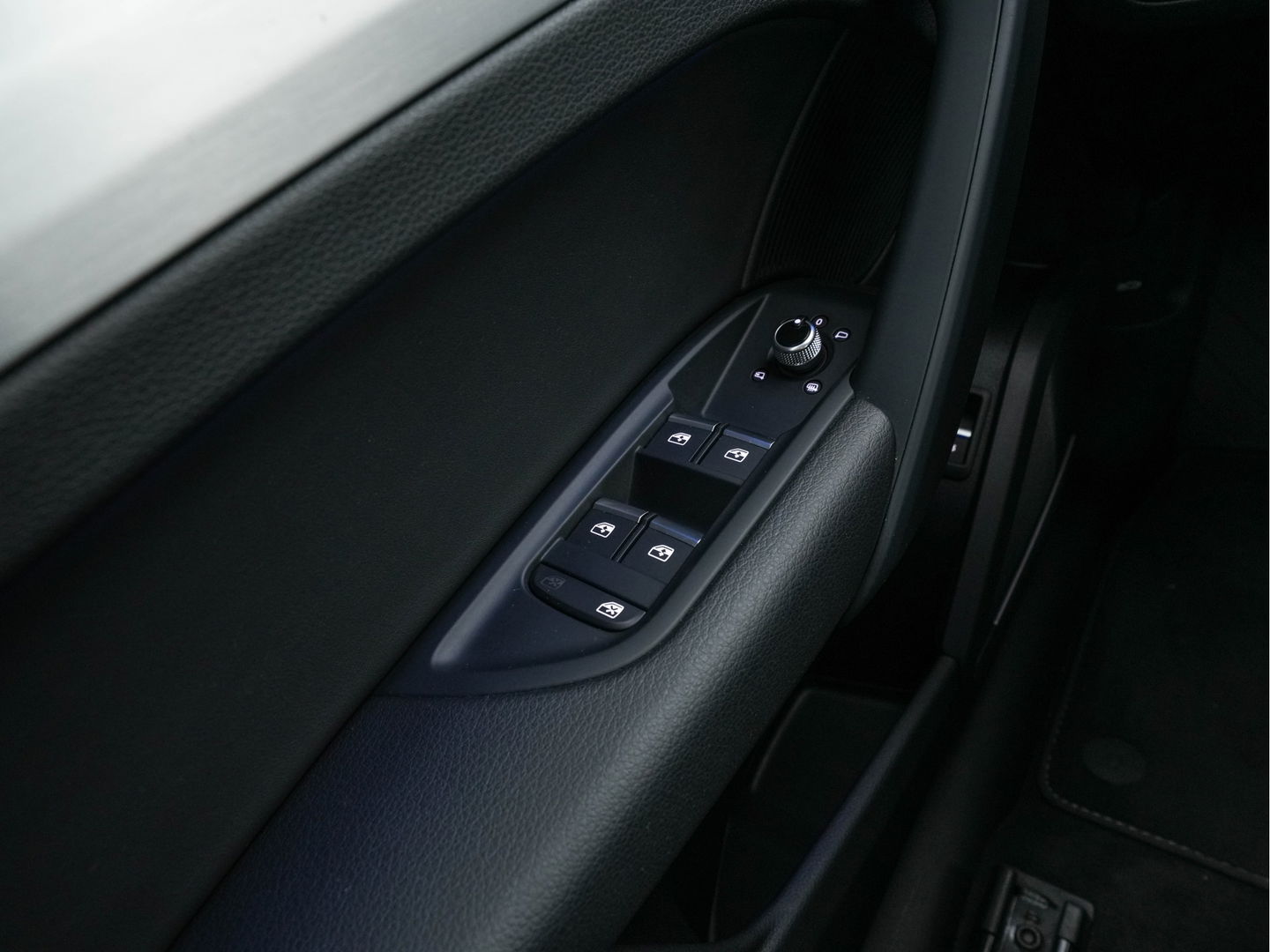 Audi Q5 50 TFSIe S-Line Edition Quattro (Plug-In) (INCL-BTW) *FULL-LED | DIGI-COCKPIT | LEATHER-FABRIC | BANG&OLUFSEN | HEATED-SPORTSEATS | DAB+ | KEYLESS | NAVI-FULLMAP | ECC | PDC | CRUISE | PRIVACYGLASS | SHIFTPADDLES |  AMBIENTLIGHT | 20