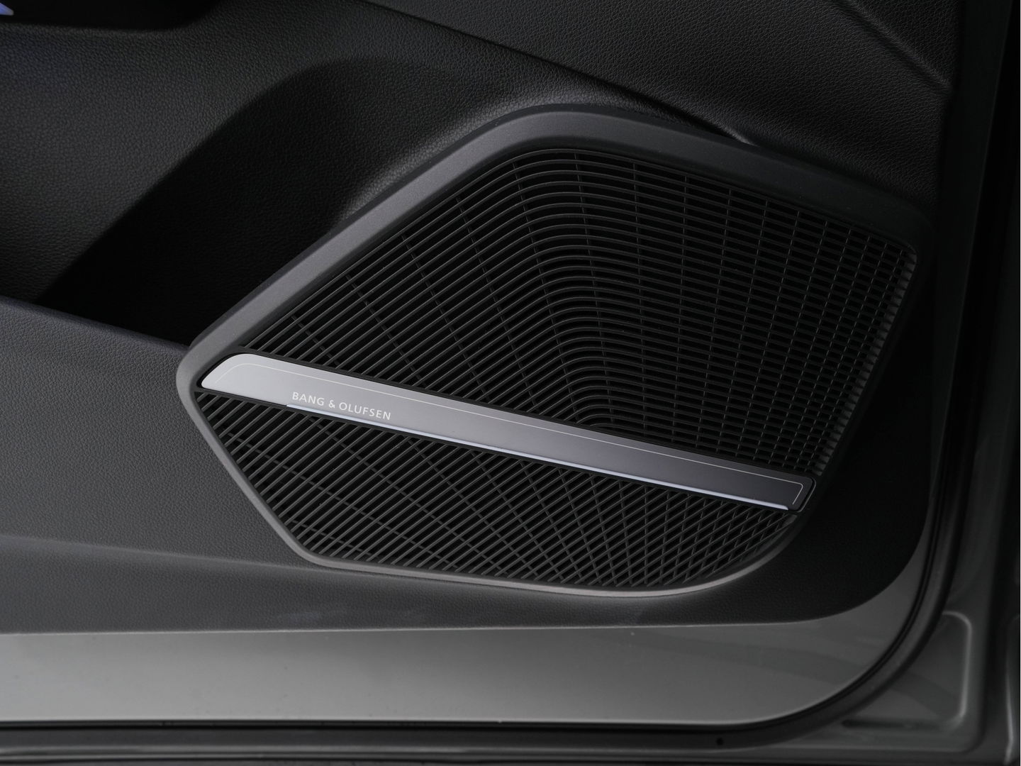 Audi Q5 50 TFSIe S-Line Edition Quattro (Plug-In) (INCL-BTW) *FULL-LED | DIGI-COCKPIT | LEATHER-FABRIC | BANG&OLUFSEN | HEATED-SPORTSEATS | DAB+ | KEYLESS | NAVI-FULLMAP | ECC | PDC | CRUISE | PRIVACYGLASS | SHIFTPADDLES |  AMBIENTLIGHT | 20