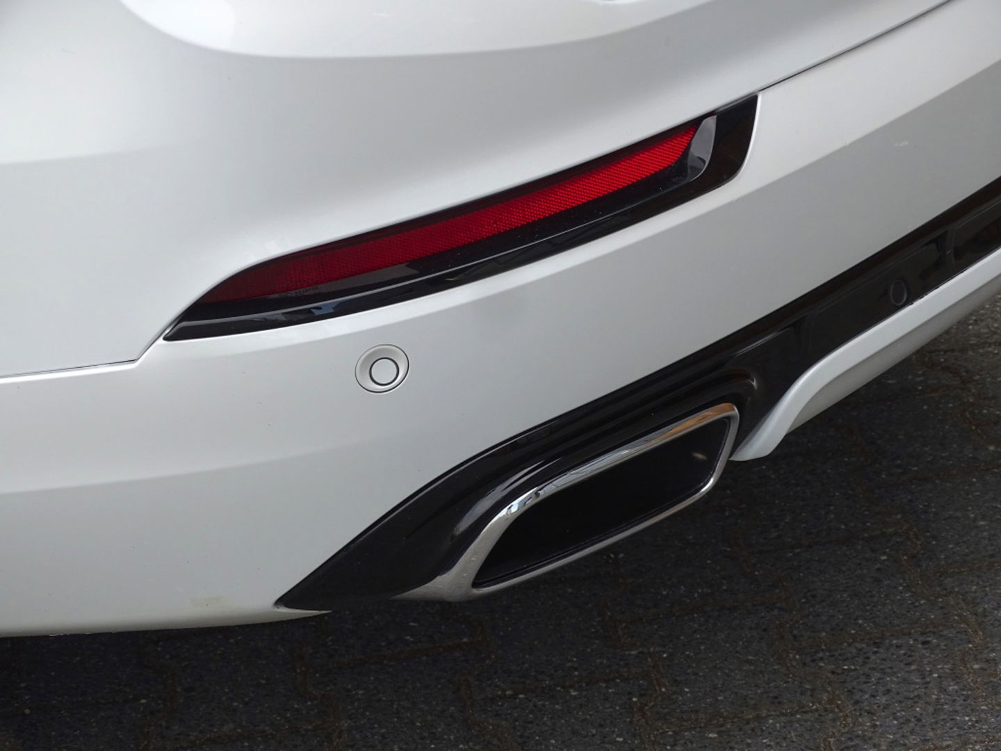 Volvo XC90 T8 390PK / AWD / R-Design / 7-zitter / LED