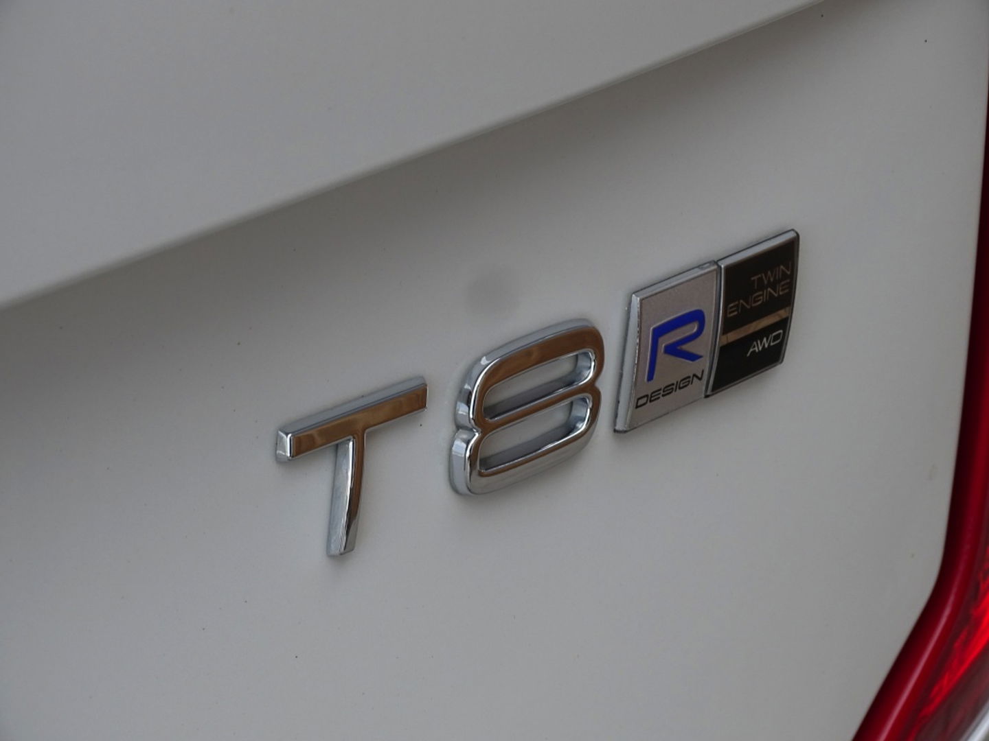 Volvo XC90 T8 390PK / AWD / R-Design / 7-zitter / LED