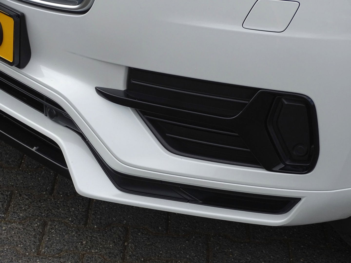 Volvo XC90 T8 390PK / AWD / R-Design / 7-zitter / LED