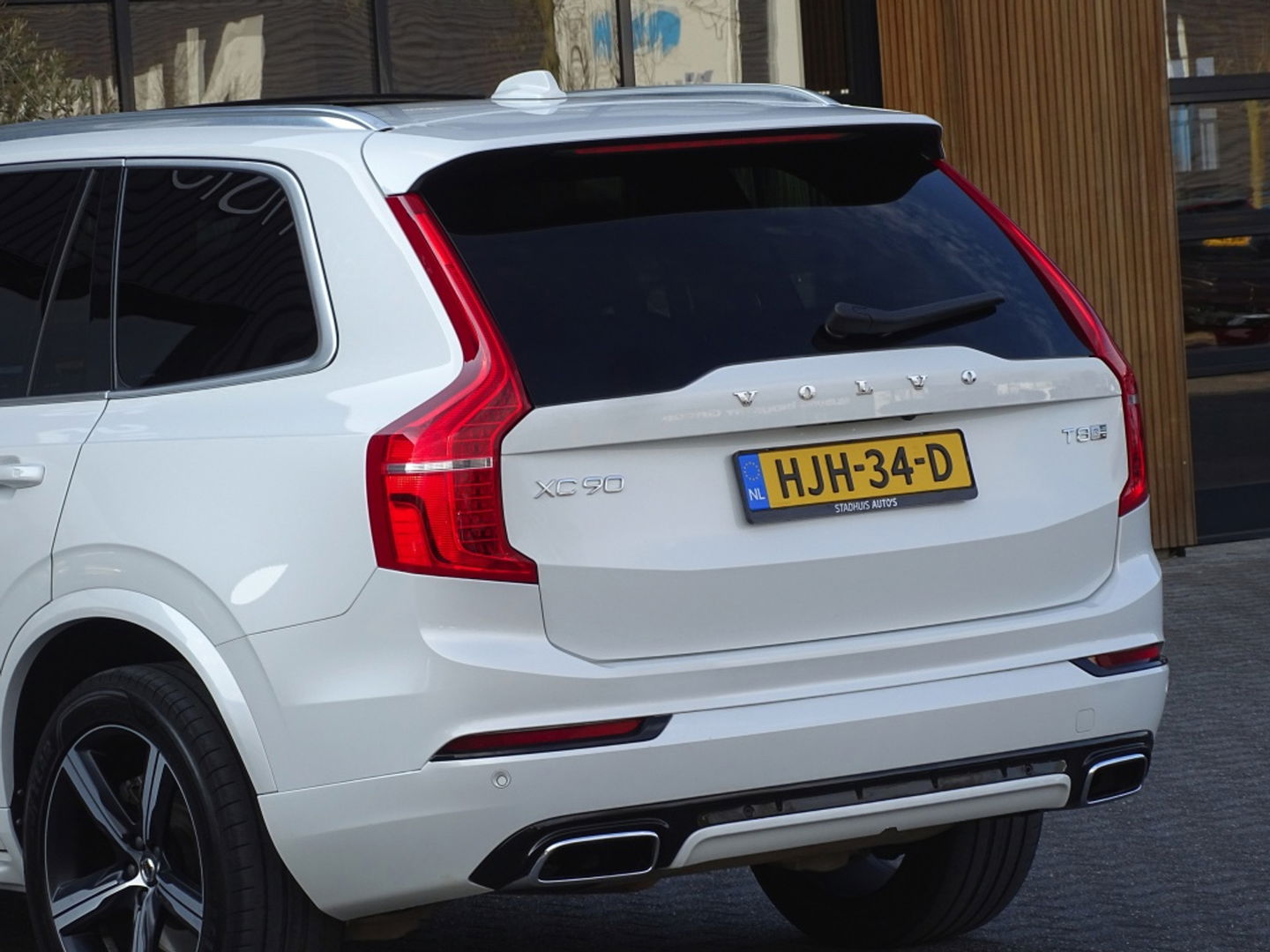 Volvo XC90 T8 390PK / AWD / R-Design / 7-zitter / LED