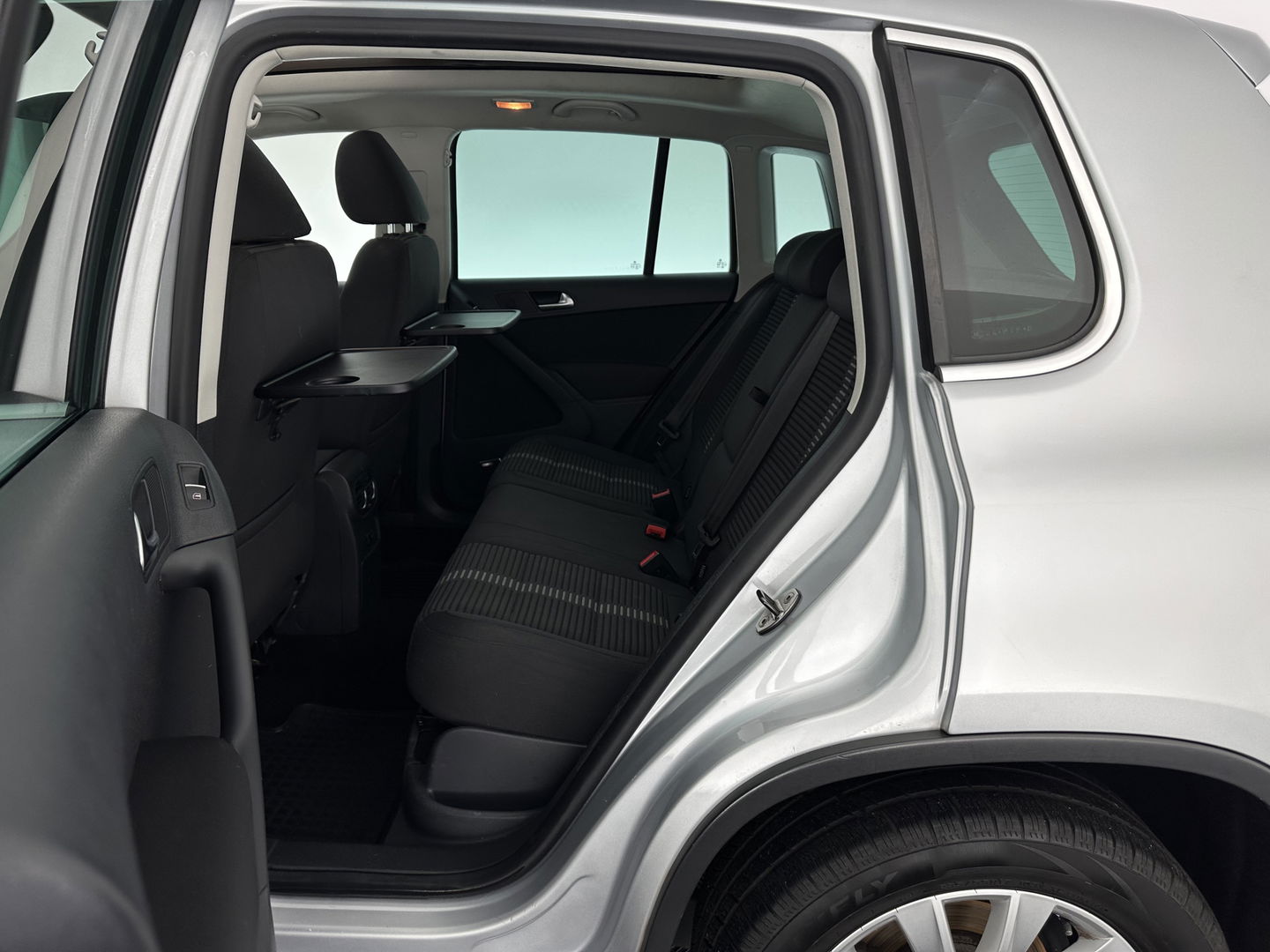 Volkswagen Tiguan 1.4 TSI Sport&Style *PANO | NAVI-FULLMAP | CAMERA | KEYLESS | HEATED-COMFORTSEATS | ECC | PDC | CRUISE | PRIVACY-GLASS | 17''ALU*