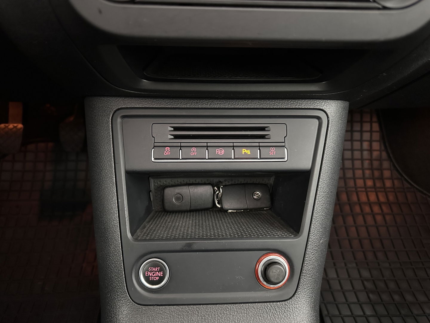 Volkswagen Tiguan 1.4 TSI Sport&Style *PANO | NAVI-FULLMAP | CAMERA | KEYLESS | HEATED-COMFORTSEATS | ECC | PDC | CRUISE | PRIVACY-GLASS | 17''ALU*