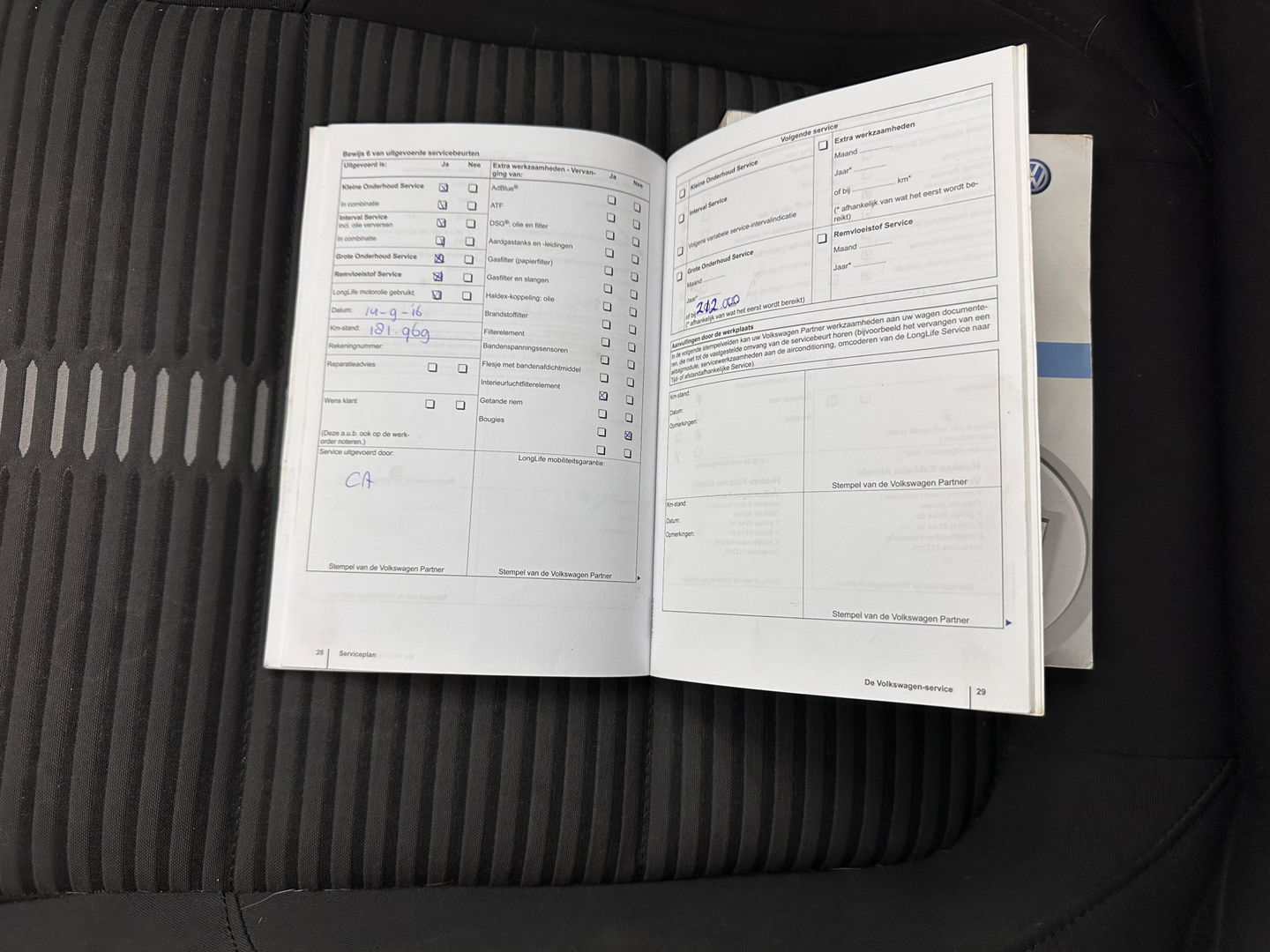 Volkswagen Tiguan 1.4 TSI Sport&Style *PANO | NAVI-FULLMAP | CAMERA | KEYLESS | HEATED-COMFORTSEATS | ECC | PDC | CRUISE | PRIVACY-GLASS | 17''ALU*