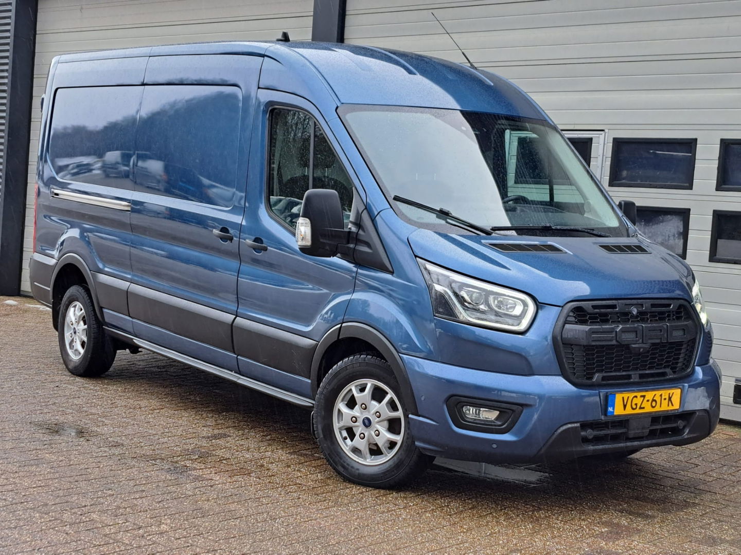 Ford Transit 350 2.0 TDCI 185pk Automaat Euro 6 L3H2 Limited - Rijplaat