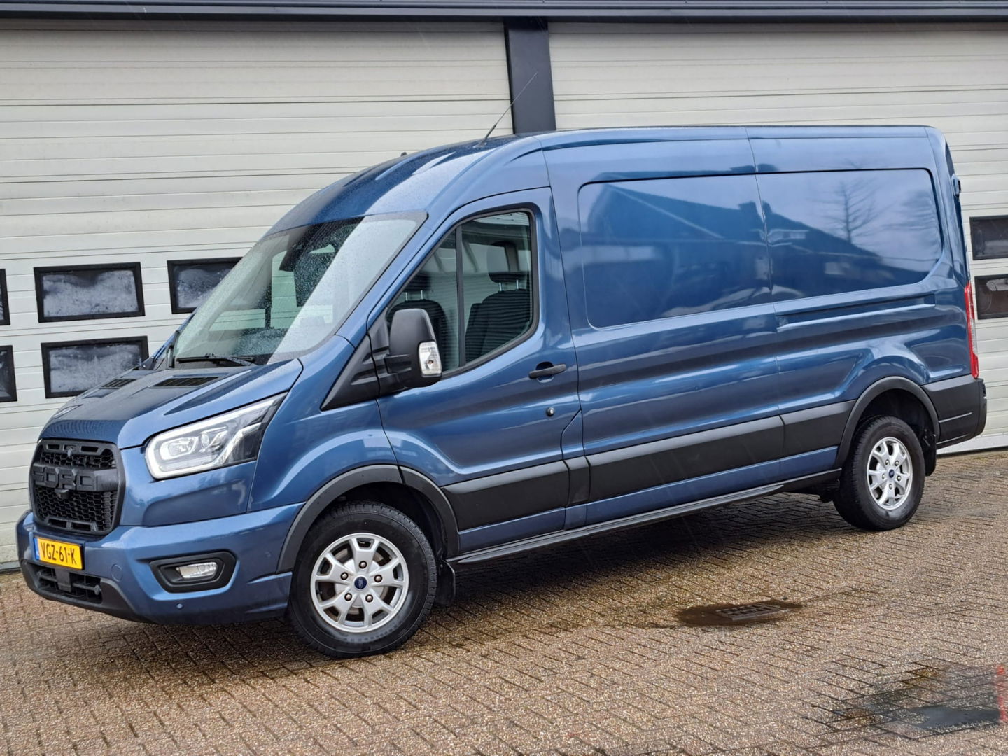 Ford Transit 350 2.0 TDCI 185pk Automaat Euro 6 L3H2 Limited - Rijplaat