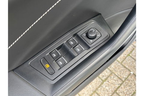 Volkswagen T-Roc 1.0 TSI GOAL EDITION AIRCO NAVI PDC STOELVW.