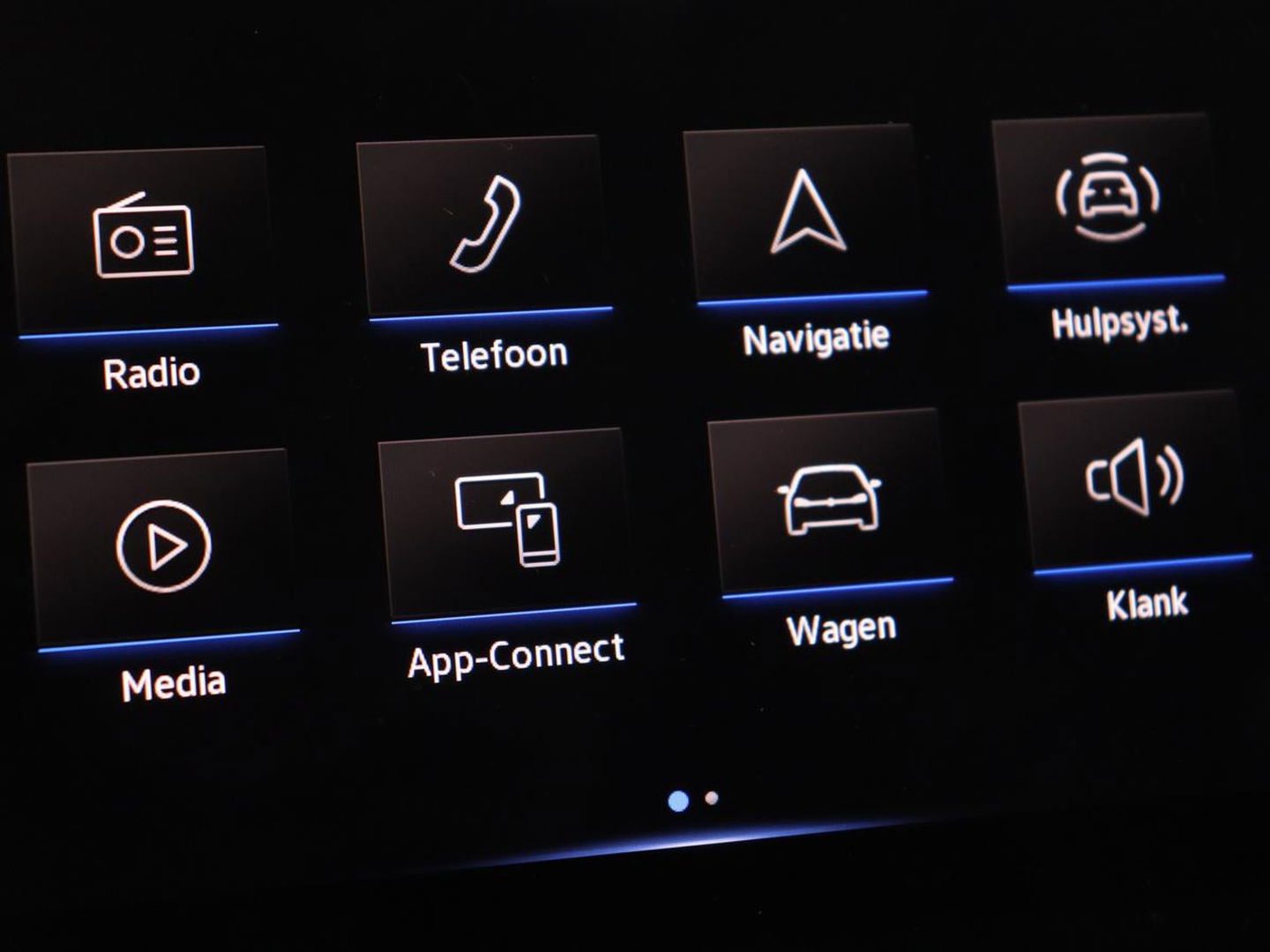 Volkswagen Passat 1.5 TSI Comfort Business | Stoelverwarming | Leder/Alcantara | Trekhaak | Adaptive cruise | Navigatie | Full LED | Parkeerhulp | Climate control | Bluetooth