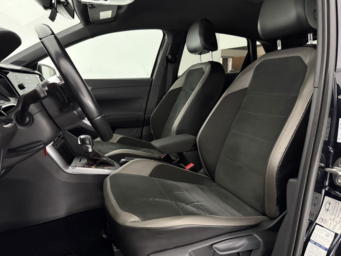 Volkswagen Polo 2.0 TSI GTI | 200PK | DSG | Adap. Cruise | Stoelverwarming | Parkeersens.