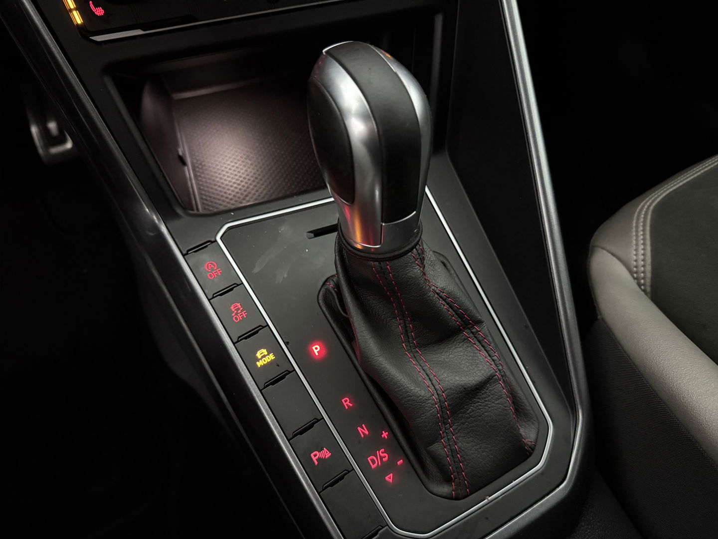 Volkswagen Polo 2.0 TSI GTI | 200PK | DSG | Adap. Cruise | Stoelverwarming | Parkeersens.