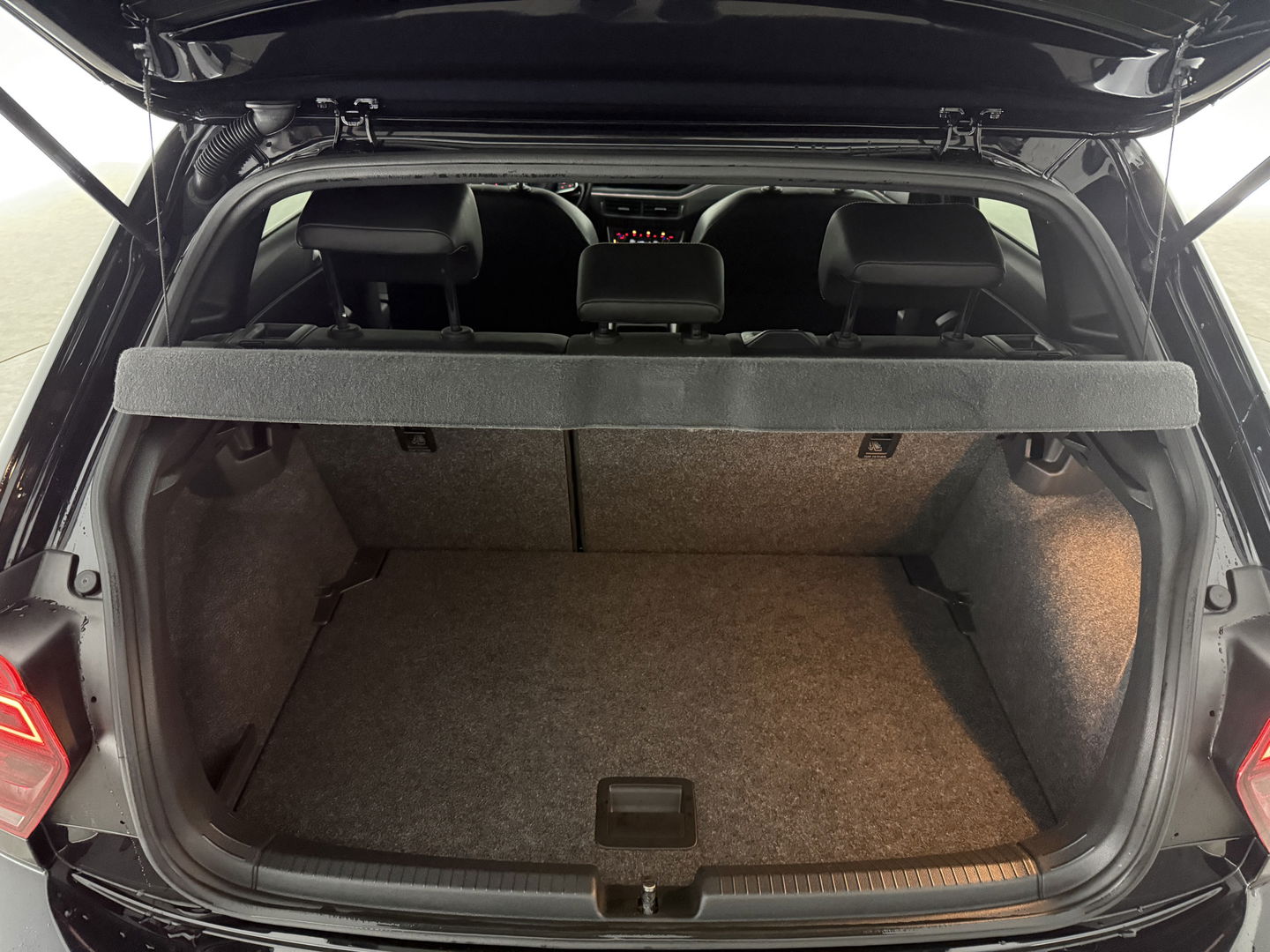 Volkswagen Polo 2.0 TSI GTI | 200PK | DSG | Adap. Cruise | Stoelverwarming | Parkeersens.