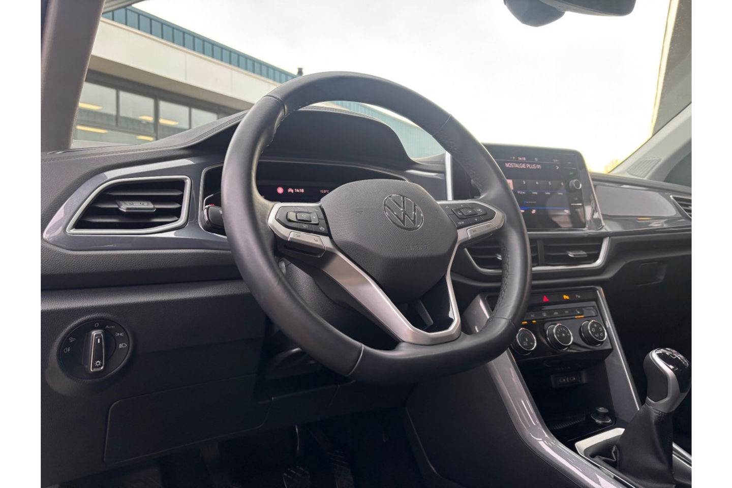 Volkswagen T-Roc 1.0 TSI LIFE EDITION AIRCO PDC CARPLAY STOELVW ALCANTARA.