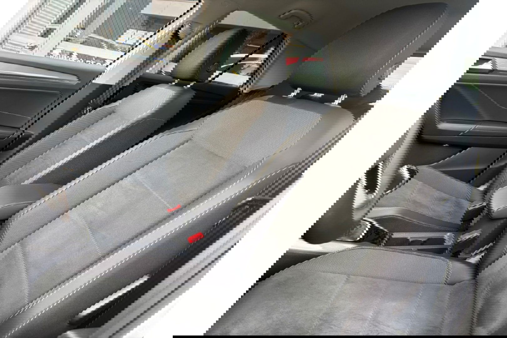 Volkswagen T-Roc 1.0 TSI LIFE EDITION AIRCO PDC CARPLAY STOELVW ALCANTARA.