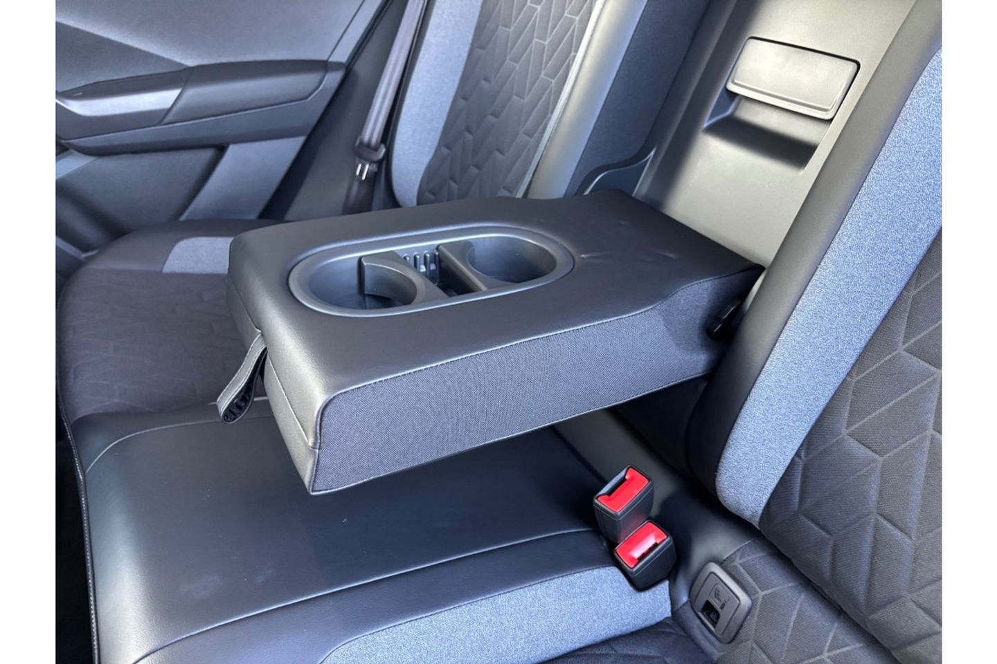 Volkswagen T-Roc 1.0 TSI GOAL EDITION AIRCO NAVI PDC STOELVW.