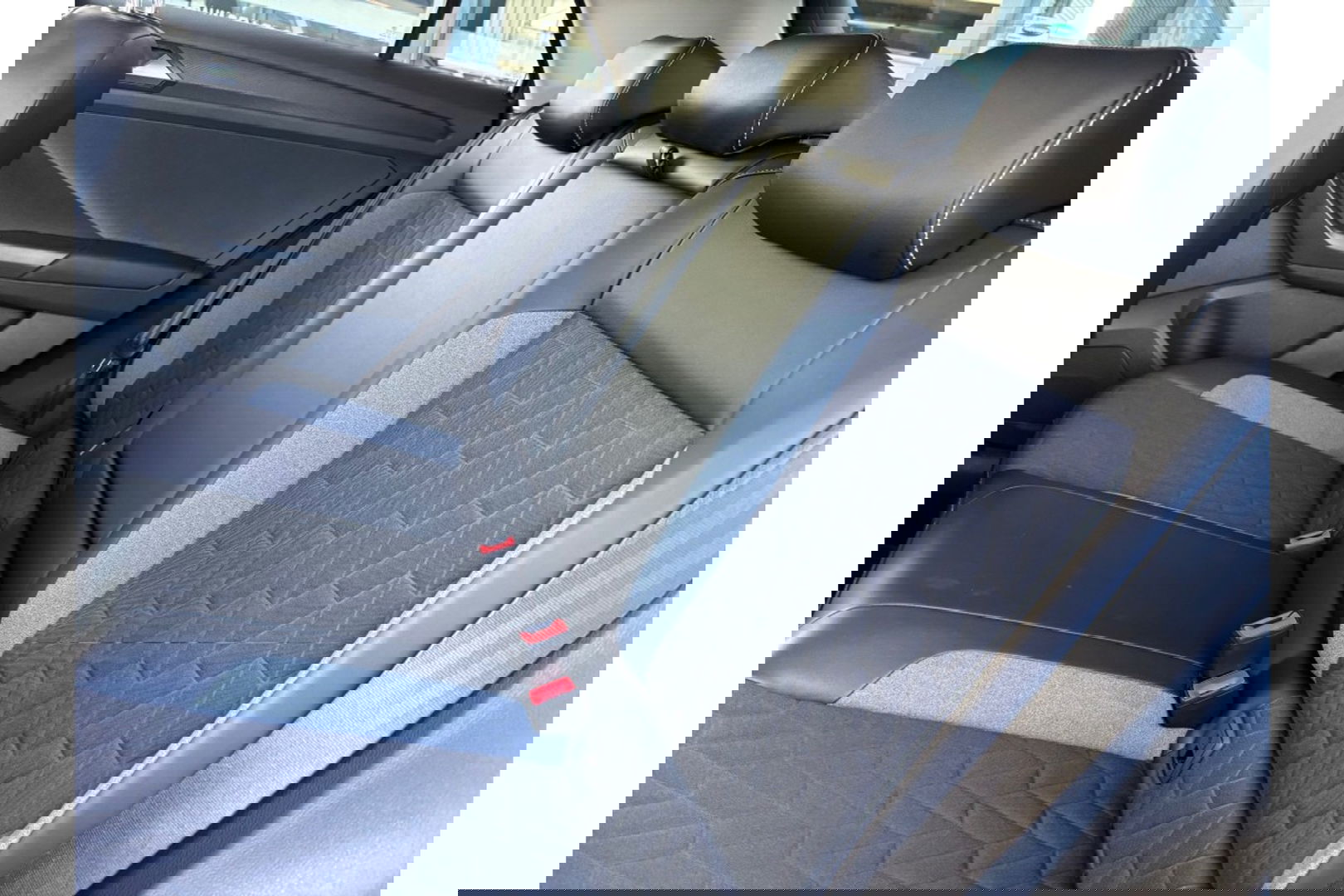 Volkswagen T-Roc 1.0 TSI GOAL EDITION AIRCO NAVI PDC STOELVW.