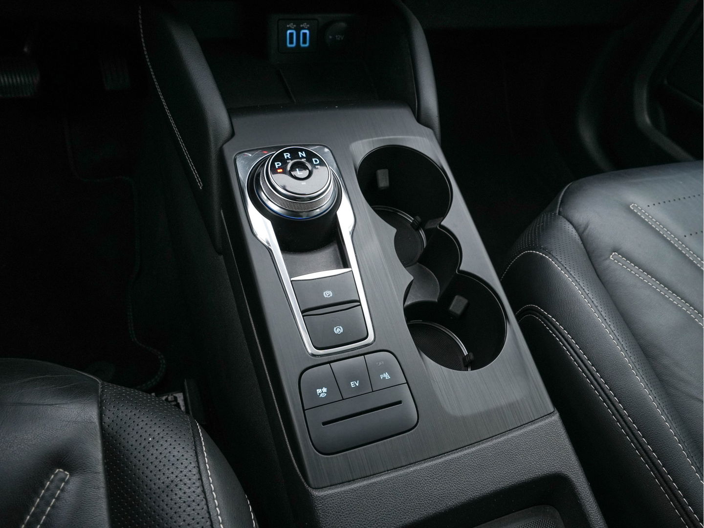 Ford Kuga 2.5 PHEV Vignale (Plug-In) (INCL-BTW) Aut. *LUXURY-LEATHER | DIGI-COCKPIT | FULL-LED | KEYLESS | DAB | CARPLAY | NAVI-FULLMAP | MEMORY-PACK | HEATED-COMFORTSEATS | 18''ALU*