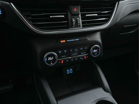 Ford Kuga 2.5 PHEV Vignale (Plug-In) (INCL-BTW) Aut. *LUXURY-LEATHER | DIGI-COCKPIT | FULL-LED | KEYLESS | DAB | CARPLAY | NAVI-FULLMAP | MEMORY-PACK | HEATED-COMFORTSEATS | 18''ALU*