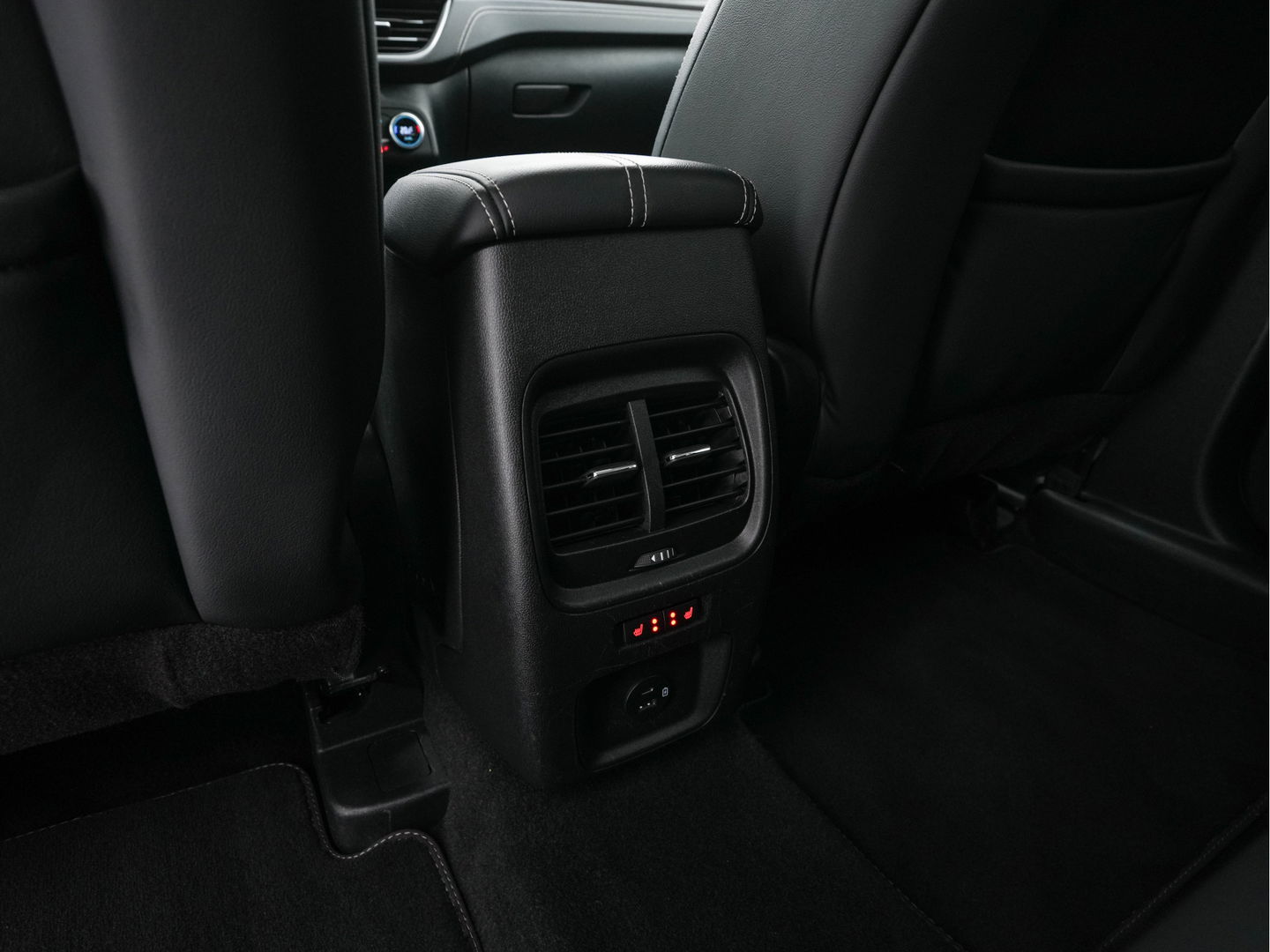 Ford Kuga 2.5 PHEV Vignale (Plug-In) (INCL-BTW) Aut. *LUXURY-LEATHER | DIGI-COCKPIT | FULL-LED | KEYLESS | DAB | CARPLAY | NAVI-FULLMAP | MEMORY-PACK | HEATED-COMFORTSEATS | 18''ALU*