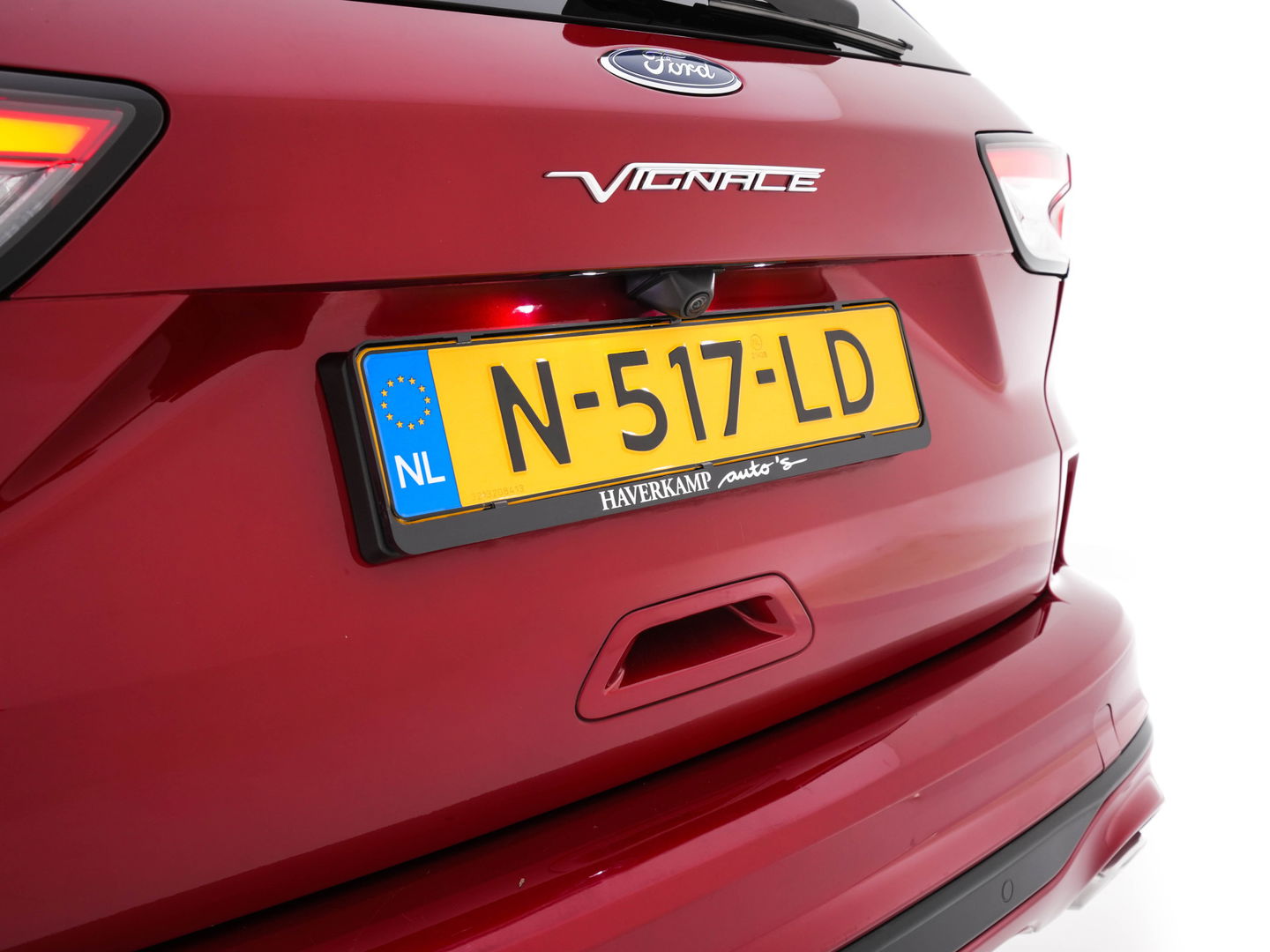 Ford Kuga 2.5 PHEV Vignale (Plug-In) (INCL-BTW) Aut. *LUXURY-LEATHER | DIGI-COCKPIT | FULL-LED | KEYLESS | DAB | CARPLAY | NAVI-FULLMAP | MEMORY-PACK | HEATED-COMFORTSEATS | 18''ALU*