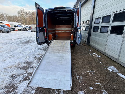 Ford Transit 350 2.0 TDCI 185pk Automaat Euro 6 L3H2 Limited - Rijplaat