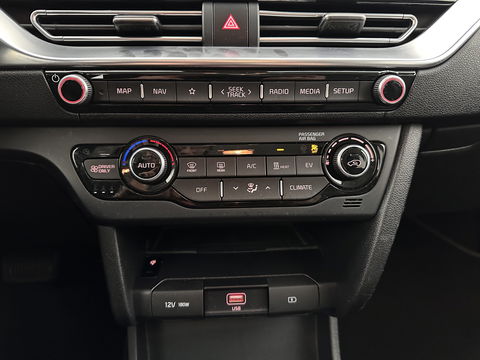 Kia e-Niro ExecutiveLine 64 kWh [ 3-Fase ] {SOH-100%} (INCL-BTW)  Aut.*LEATHER | FULL-LED | NAVI-FULLMAP | ADAPTIVE-CRUISE | CAMERA | MEMORY-PACK | LANE-ASSIST | KEYLESS | DIGI-COCKPIT | PRIVACY-GLASS | 17"ALU*