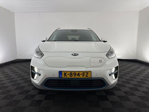 Kia e-Niro ExecutiveLine 64 kWh [ 3-Fase ] {SOH-100%} (INCL-BTW)  Aut.*LEATHER | FULL-LED | NAVI-FULLMAP | ADAPTIVE-CRUISE | CAMERA | MEMORY-PACK | LANE-ASSIST | KEYLESS | DIGI-COCKPIT | PRIVACY-GLASS | 17"ALU*