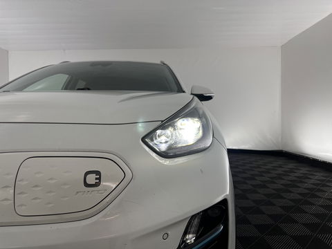 Kia e-Niro ExecutiveLine 64 kWh [ 3-Fase ] {SOH-100%} (INCL-BTW)  Aut.*LEATHER | FULL-LED | NAVI-FULLMAP | ADAPTIVE-CRUISE | CAMERA | MEMORY-PACK | LANE-ASSIST | KEYLESS | DIGI-COCKPIT | PRIVACY-GLASS | 17"ALU*