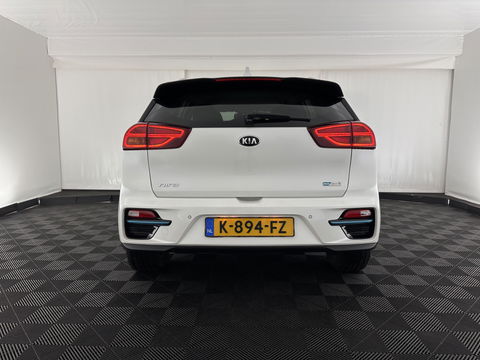 Kia e-Niro ExecutiveLine 64 kWh [ 3-Fase ] {SOH-100%} (INCL-BTW)  Aut.*LEATHER | FULL-LED | NAVI-FULLMAP | ADAPTIVE-CRUISE | CAMERA | MEMORY-PACK | LANE-ASSIST | KEYLESS | DIGI-COCKPIT | PRIVACY-GLASS | 17"ALU*