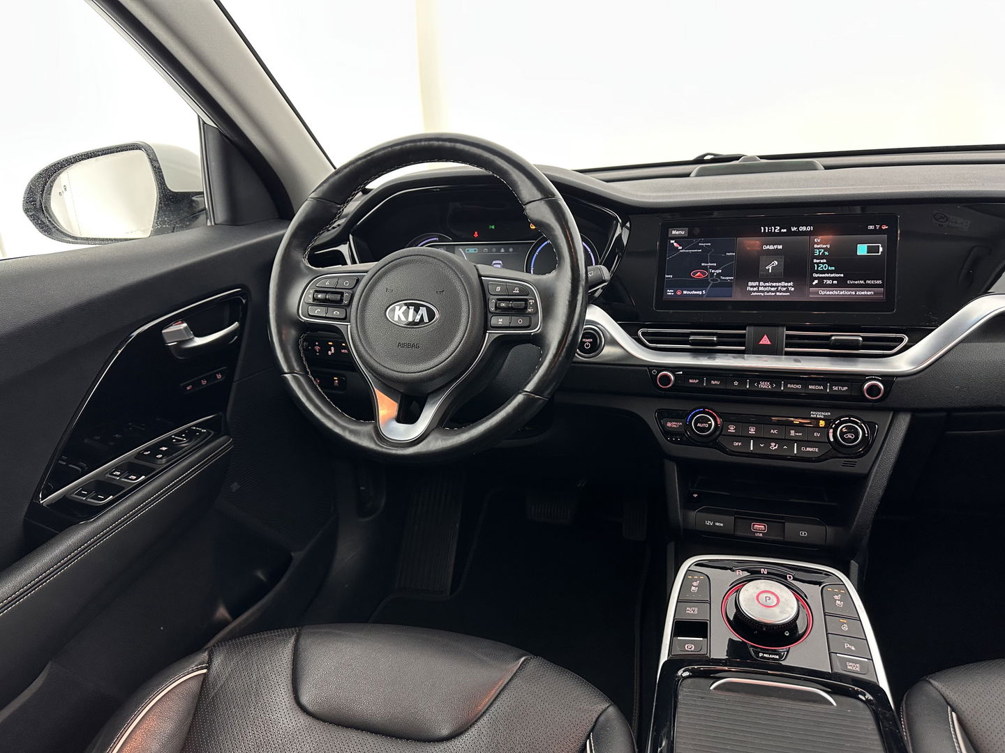 Kia e-Niro ExecutiveLine 64 kWh [ 3-Fase ] {SOH-100%} (INCL-BTW)  Aut.*LEATHER | FULL-LED | NAVI-FULLMAP | ADAPTIVE-CRUISE | CAMERA | MEMORY-PACK | LANE-ASSIST | KEYLESS | DIGI-COCKPIT | PRIVACY-GLASS | 17"ALU*