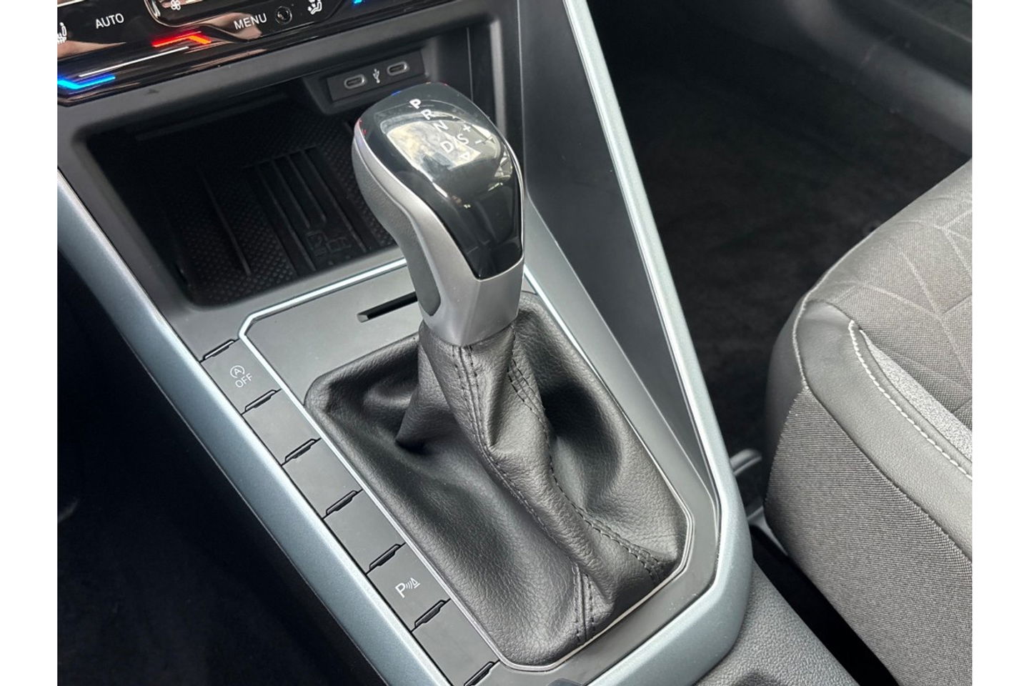 Volkswagen Polo 1.0 TSI AUTOMAAT 115PK GOAL EDITION NAVI PDC ADAPCRUISE.