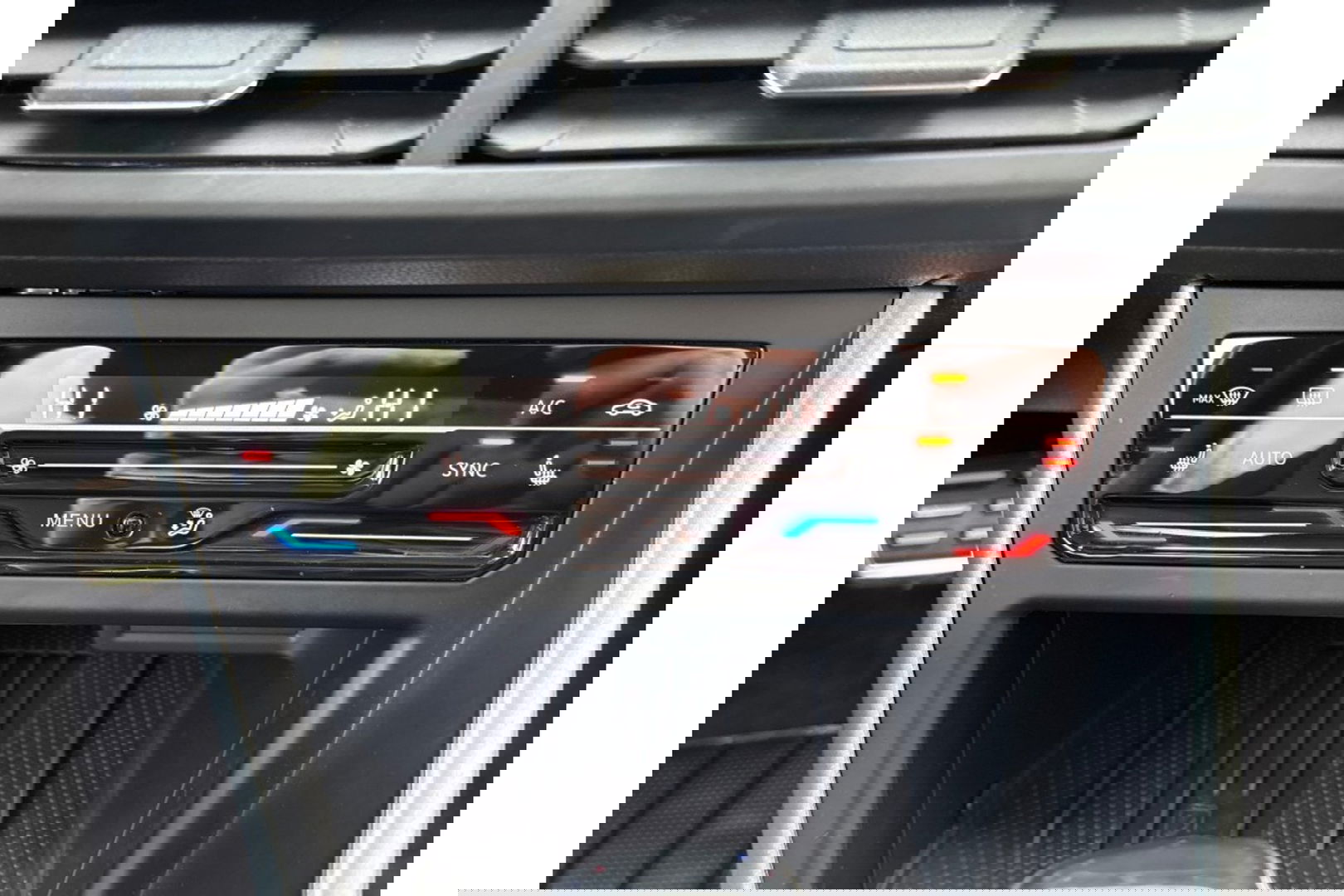 Volkswagen Polo 1.0 TSI AUTOMAAT 115PK GOAL EDITION NAVI PDC ADAPCRUISE.