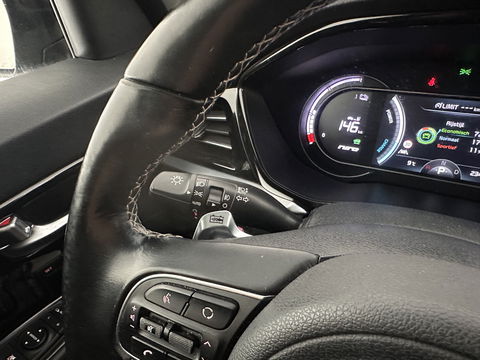 Kia e-Niro ExecutiveLine 64 kWh [ 3-Fase ] {SOH-100%} (INCL.BTW) Aut.*LEATHER | FULL-LED | NAVI-FULLMAP | ADAPTIVE-CRUISE | CAMERA | MEMORY-PACK | LANE-ASSIST | KEYLESS | DIGI-COCKPIT | PRIVACY-GLASS | 17"ALU*