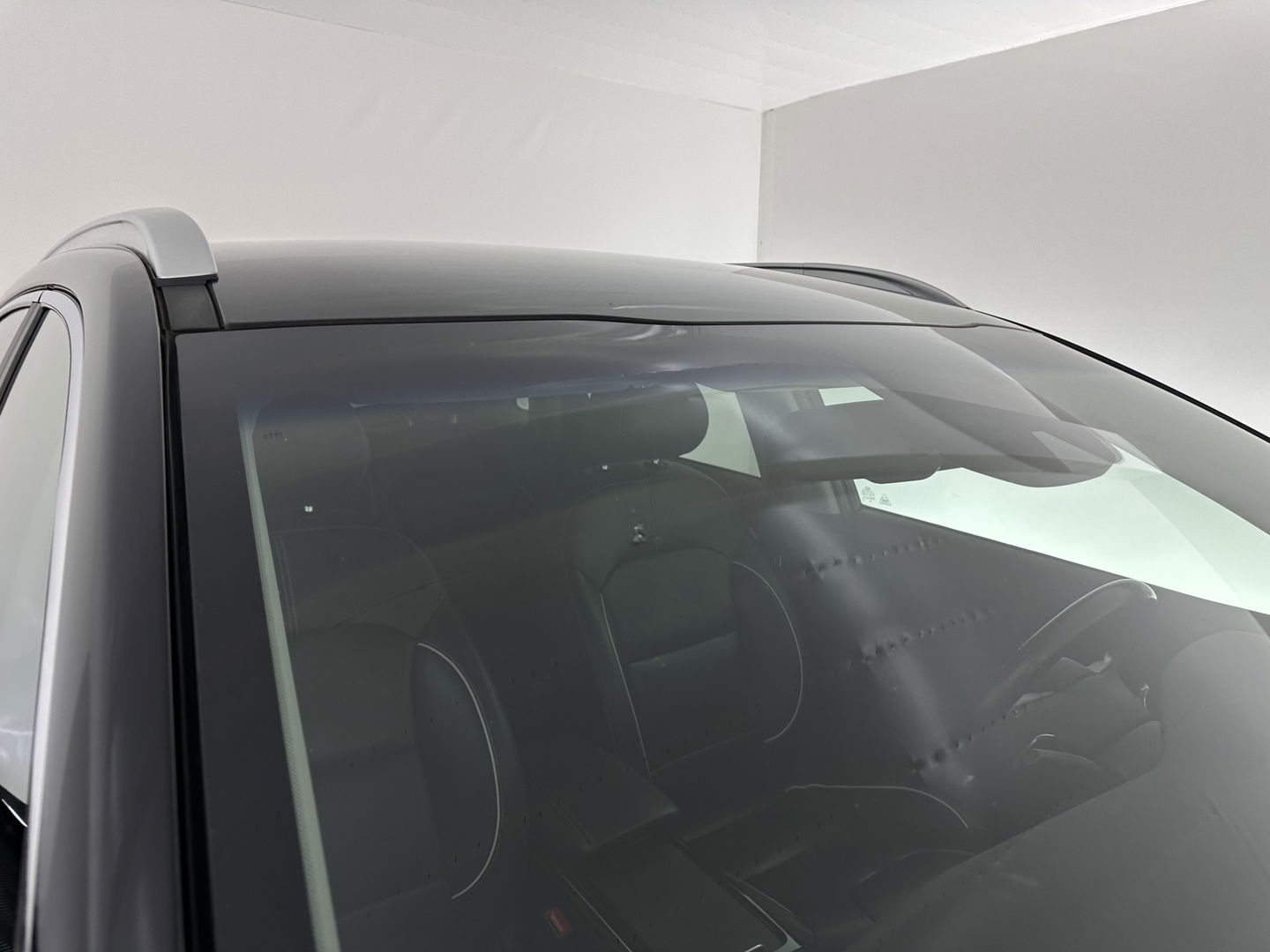 Kia e-Niro ExecutiveLine 64 kWh [ 3-Fase ] {SOH-100%} (INCL.BTW) Aut.*LEATHER | FULL-LED | NAVI-FULLMAP | ADAPTIVE-CRUISE | CAMERA | MEMORY-PACK | LANE-ASSIST | KEYLESS | DIGI-COCKPIT | PRIVACY-GLASS | 17"ALU*