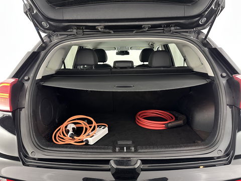 Kia e-Niro ExecutiveLine 64 kWh [ 3-Fase ] {SOH-100%} (INCL.BTW) Aut.*LEATHER | FULL-LED | NAVI-FULLMAP | ADAPTIVE-CRUISE | CAMERA | MEMORY-PACK | LANE-ASSIST | KEYLESS | DIGI-COCKPIT | PRIVACY-GLASS | 17"ALU*