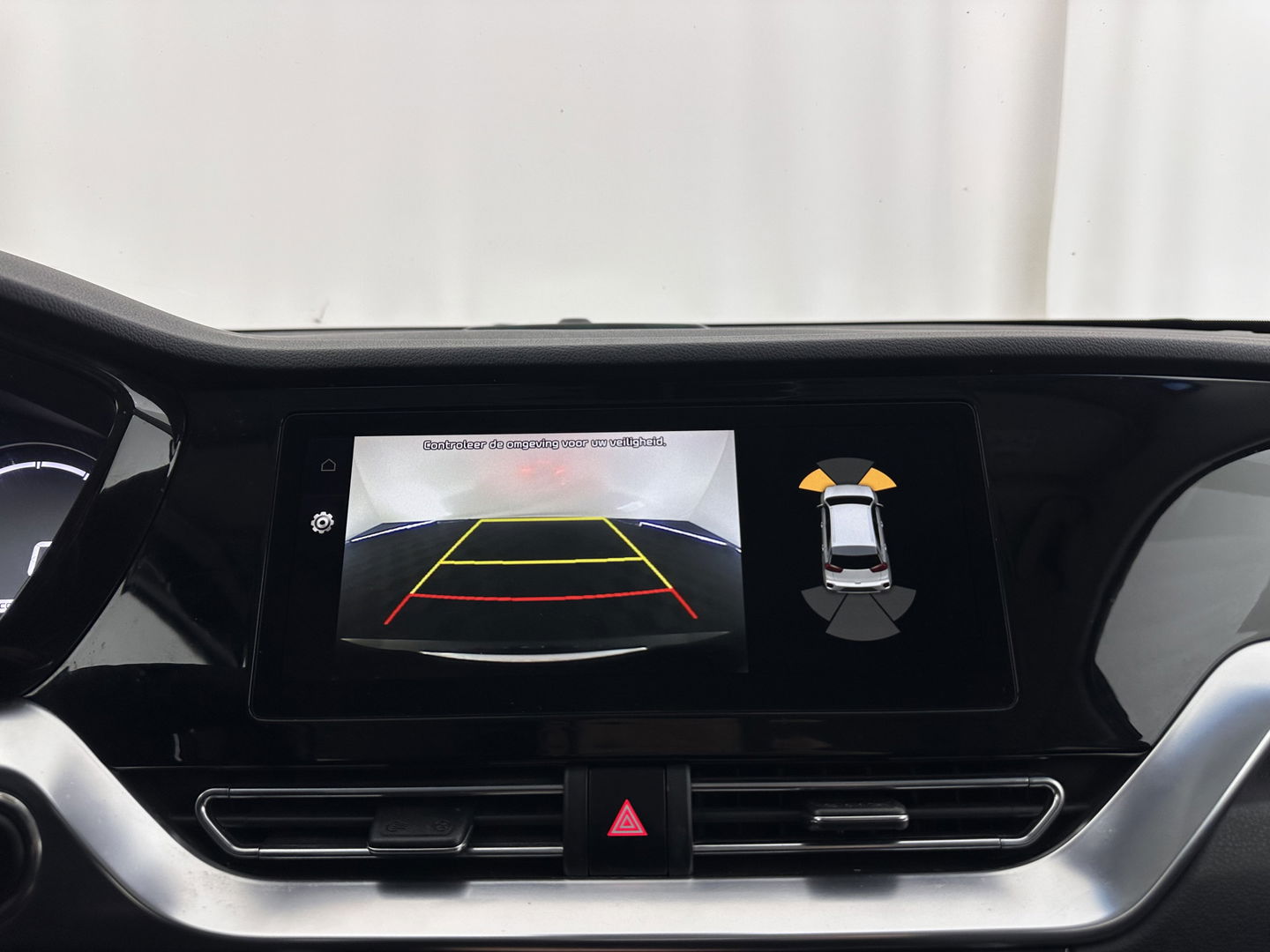 Kia e-Niro ExecutiveLine 64 kWh [ 3-Fase ] {SOH-100%} (INCL.BTW) Aut.*LEATHER | FULL-LED | NAVI-FULLMAP | ADAPTIVE-CRUISE | CAMERA | MEMORY-PACK | LANE-ASSIST | KEYLESS | DIGI-COCKPIT | PRIVACY-GLASS | 17"ALU*