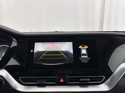Kia e-Niro ExecutiveLine 64 kWh [ 3-Fase ] {SOH-100%} (INCL.BTW) Aut.*LEATHER | FULL-LED | NAVI-FULLMAP | ADAPTIVE-CRUISE | CAMERA | MEMORY-PACK | LANE-ASSIST | KEYLESS | DIGI-COCKPIT | PRIVACY-GLASS | 17"ALU*