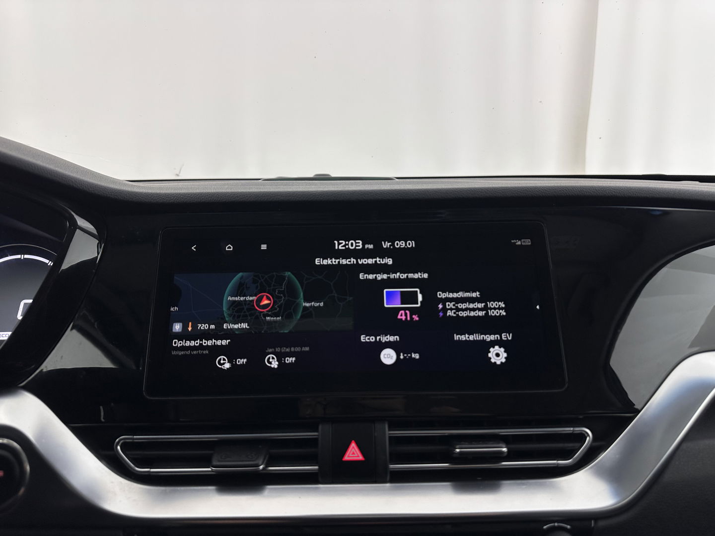 Kia e-Niro ExecutiveLine 64 kWh [ 3-Fase ] {SOH-100%} (INCL.BTW) Aut.*LEATHER | FULL-LED | NAVI-FULLMAP | ADAPTIVE-CRUISE | CAMERA | MEMORY-PACK | LANE-ASSIST | KEYLESS | DIGI-COCKPIT | PRIVACY-GLASS | 17"ALU*