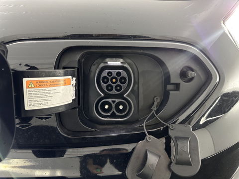 Kia e-Niro ExecutiveLine 64 kWh [ 3-Fase ] {SOH-100%} (INCL.BTW) Aut.*LEATHER | FULL-LED | NAVI-FULLMAP | ADAPTIVE-CRUISE | CAMERA | MEMORY-PACK | LANE-ASSIST | KEYLESS | DIGI-COCKPIT | PRIVACY-GLASS | 17"ALU*