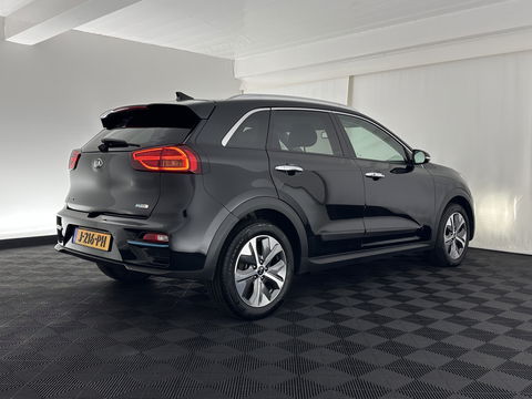 Kia e-Niro ExecutiveLine 64 kWh [ 3-Fase ] {SOH-100%} (INCL.BTW) Aut.*LEATHER | FULL-LED | NAVI-FULLMAP | ADAPTIVE-CRUISE | CAMERA | MEMORY-PACK | LANE-ASSIST | KEYLESS | DIGI-COCKPIT | PRIVACY-GLASS | 17"ALU*