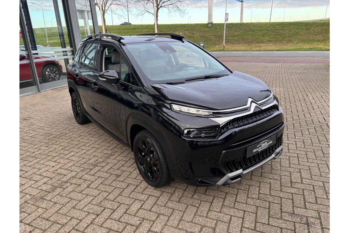 Citroën C3 Aircross 1.2 PT S&S SHINE AUTOMAAT NAVI PDC CRUISECONTROL.