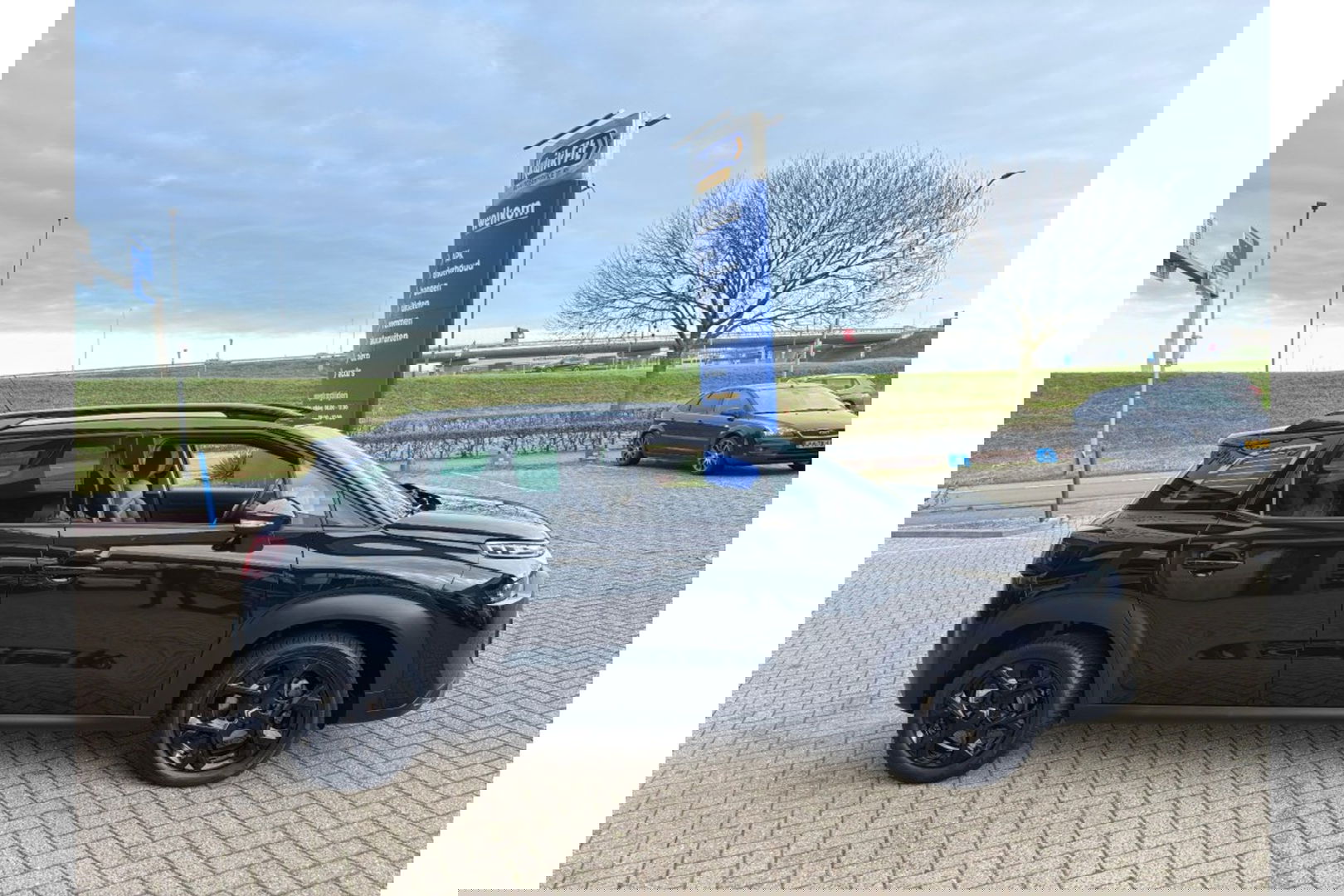 Citroën C3 Aircross 1.2 PT S&S SHINE AUTOMAAT NAVI PDC-CAMERA CRUISECONTROL.