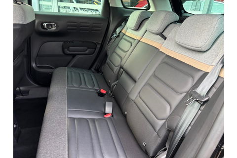 Citroën C3 Aircross 1.2 PT S&S SHINE AUTOMAAT NAVI PDC-CAMERA CRUISECONTROL.